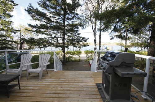 Photo 32 - Lakefront Cottage in Manitou Beach