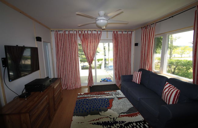 Lakefront Cottage in Manitou Beach - Foto 18