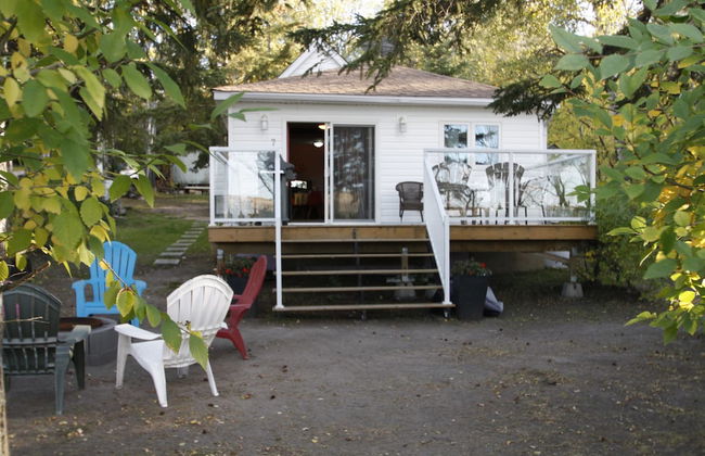 Lakefront Cottage in Manitou Beach - Foto 28