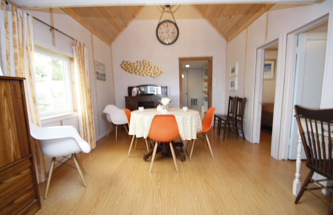 Lakefront Cottage in Manitou Beach - Foto 12