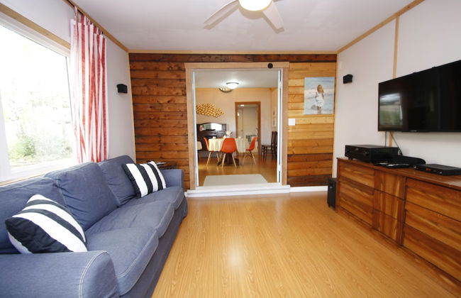 Lakefront Cottage in Manitou Beach - Foto 19