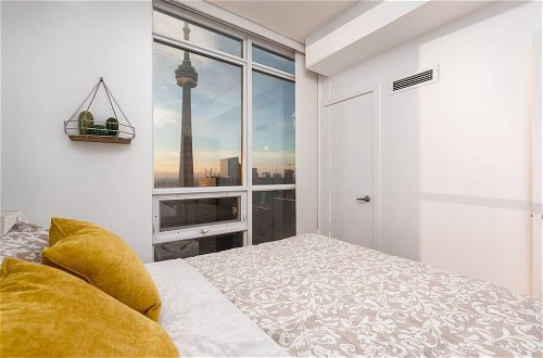 Foto 3 - Elegant & Modern 2-bedroom Condo