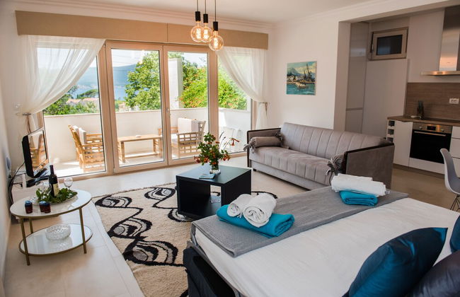 1-bed Large Apartment in Tivat Swiming Pool - Foto 3
