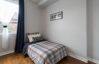 Photo 2 - Applewood Suites - 4 BDRM King West