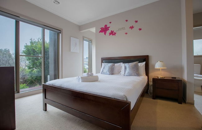 Gorgeous 4BR Home in Point Cook - Photo 14