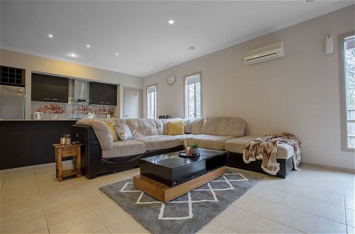 Photo 17 - Gorgeous 4BR Home in Point Cook