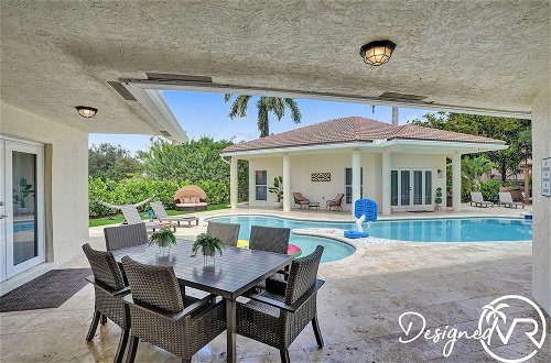 Photo 29 - 8 Br Villa with Pool & Basketball Court