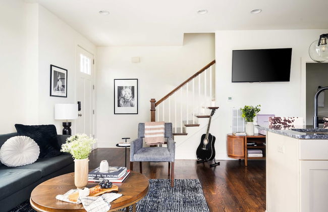 Hart Suite Buyout 1 by Avantstay Two Town House Buyout w/ Modern Amenities in Nashville! - Foto 1