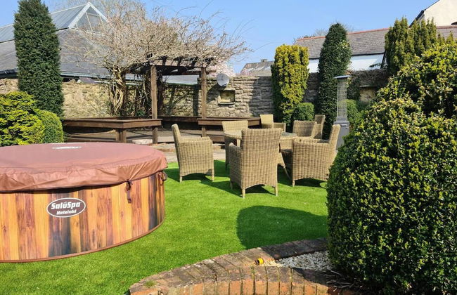 Remarkable 4-bed Cottage in Cearleon - Photo 17