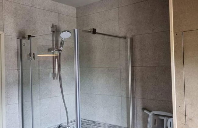 Remarkable 4-bed Cottage in Cearleon - Photo 14