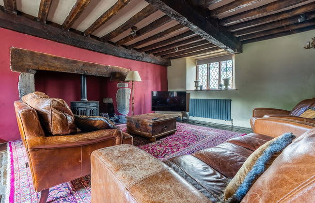 Remarkable 4-bed Cottage in Cearleon - Photo 11