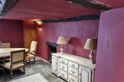 Foto 13 - Remarkable 4-bed Cottage in Cearleon