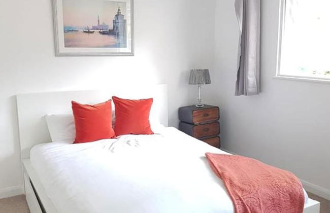 Lovely 2-bed Apartment in Stanford-le-hope - Foto 4
