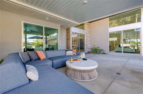 Photo 37 - Polo Villa 6 by Avantstay Features Expansive Putting Green, Pool, Spa & Outdoor Firepit 260324 5 Bedrooms