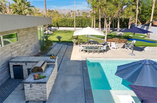 Photo 41 - Polo Villa 6 by Avantstay Features Expansive Putting Green, Pool, Spa & Outdoor Firepit 260324 5 Bedrooms
