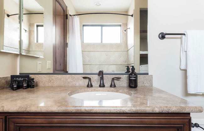Sunbeam by Avantstay Elegant, Private Desert Home w/ Infinity Pool, Spa & View - Photo 10