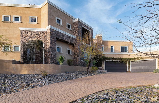 Sunbeam by Avantstay Elegant, Private Desert Home w/ Infinity Pool, Spa & View - Photo 19