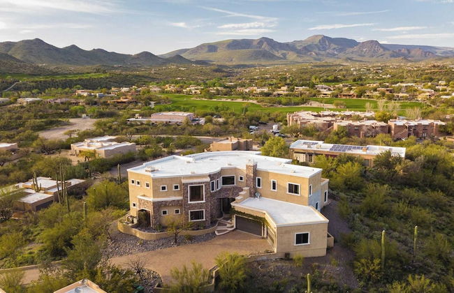 Sunbeam by Avantstay Elegant, Private Desert Home w/ Infinity Pool, Spa & View - Photo 36