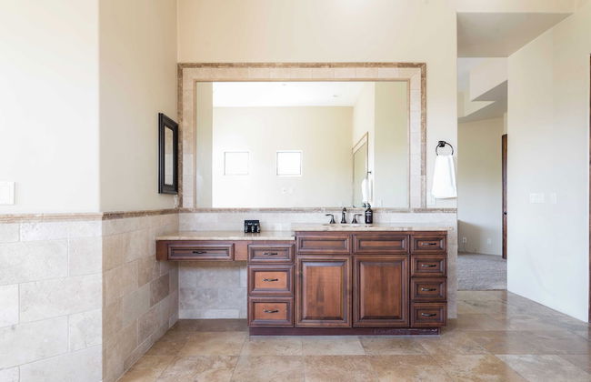 Sunbeam by Avantstay Elegant, Private Desert Home w/ Infinity Pool, Spa & View - Photo 23