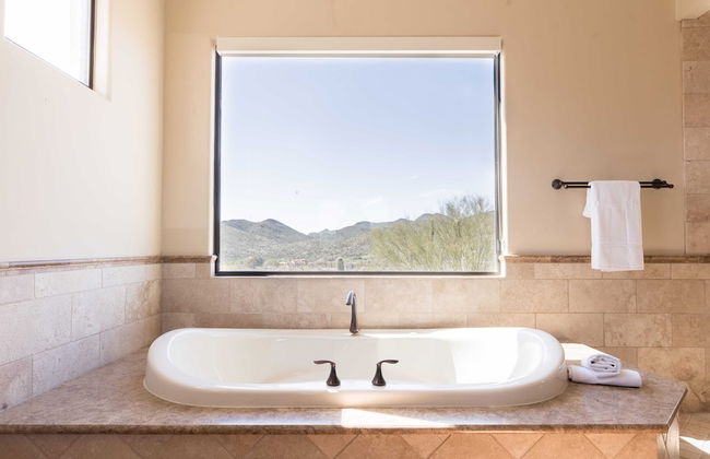Sunbeam by Avantstay Elegant, Private Desert Home w/ Infinity Pool, Spa & View - Photo 28