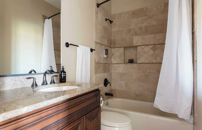 Sunbeam by Avantstay Elegant, Private Desert Home w/ Infinity Pool, Spa & View - Photo 11