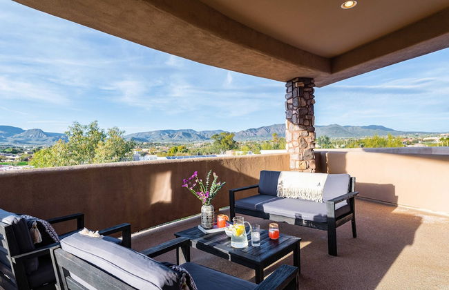 Sunbeam by Avantstay Elegant, Private Desert Home w/ Infinity Pool, Spa & View - Photo 43