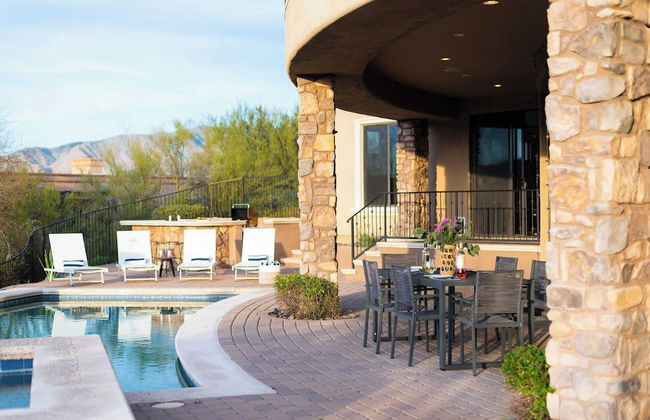 Sunbeam by Avantstay Elegant, Private Desert Home w/ Infinity Pool, Spa & View - Photo 29