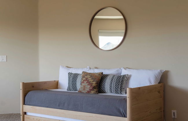 Sunbeam by Avantstay Elegant, Private Desert Home w/ Infinity Pool, Spa & View - Photo 5