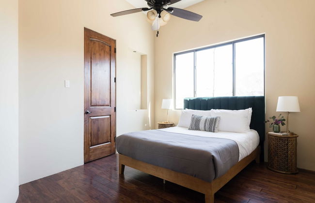 Sunbeam by Avantstay Elegant, Private Desert Home w/ Infinity Pool, Spa & View - Photo 3