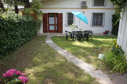 Foto 1 - Lovely Semi-detached Villa With Private Garden in Lignano Riviera by Beahost