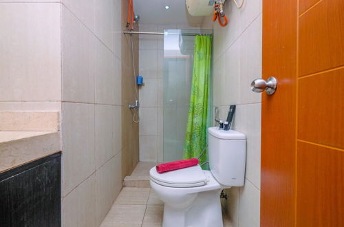 Foto 14 - Simple And Comfort 2Br With Extra Room At Mt Haryono Square Apartment
