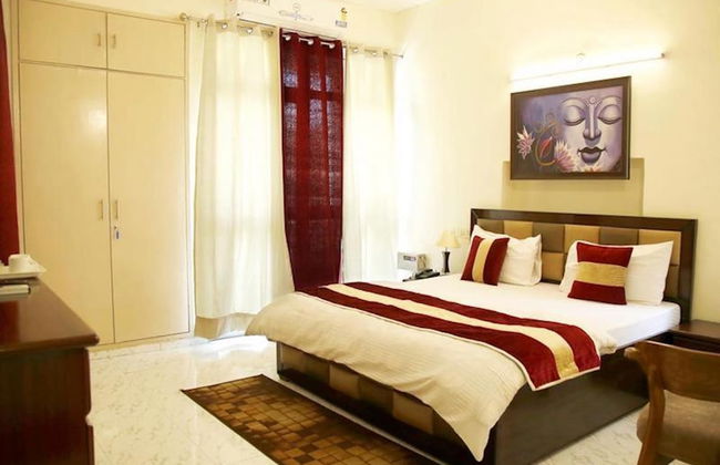 Room in Guest Room - Maplewood Guest House, Neeti Bagh, New Delhiit is a Boutiqu Guest House - Room 3 - Photo 4