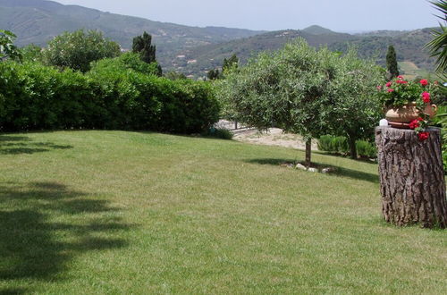 Foto 18 - Apartment in Villa 2 to 4 Persons With Large Private Garden Sole