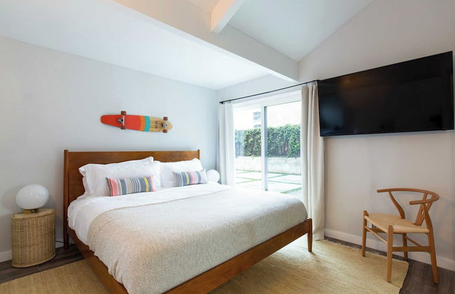 Hamilton I by Avantstay Beach House! Rooftop Deck Newly Renovated Bungalow - Photo 4
