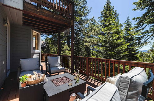 Photo 17 - Sparrow by Avantstay Modern Mountain Retreat w/ Hot Tub, Pool Table & Games