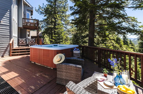 Photo 13 - Sparrow by Avantstay Modern Mountain Retreat w/ Hot Tub, Pool Table & Games