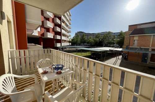 Photo 19 - Holiday by the Pool: Lovely Flat With Balcony