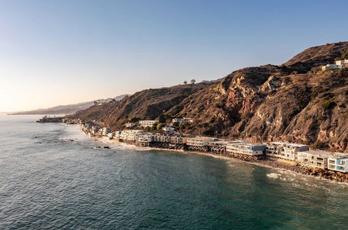 Photo 10 - Matador by Avantstay Ocean Front Malibu Pad w/ Rooftop Patio