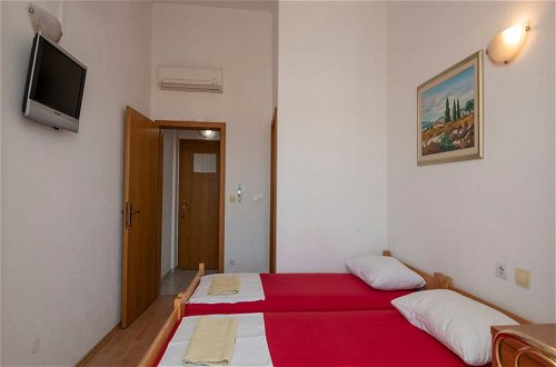 Photo 2 - Excellent 1 Bedroom Apartment in Makarska