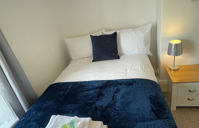 Lovely 3 Bedroom Apartment In Newcastle Upon Tyne With Free Parking - Foto 8