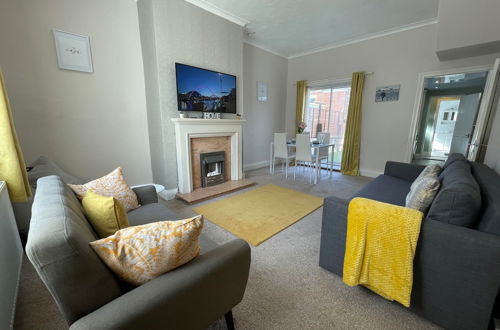 Foto 16 - Lovely 3 Bedroom Apartment In Newcastle Upon Tyne With Free Parking