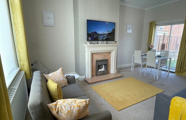 Lovely 3 Bedroom Apartment In Newcastle Upon Tyne With Free Parking - Foto 14