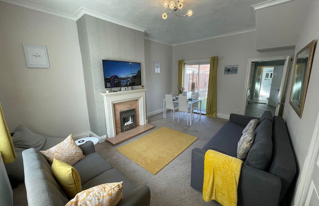 Lovely 3 Bedroom Apartment In Newcastle Upon Tyne With Free Parking - Foto 15