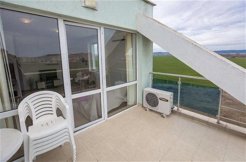 Photo 42 - Sea View 1 Bed Apartment With Stunning Ocean Views