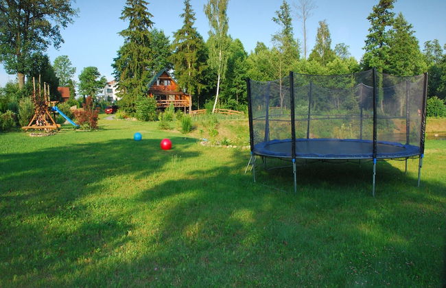 Rustic Riverside Cabin in Forest - Foto 9