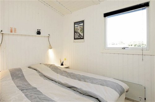 Foto 4 - 9 Person Holiday Home in Lokken