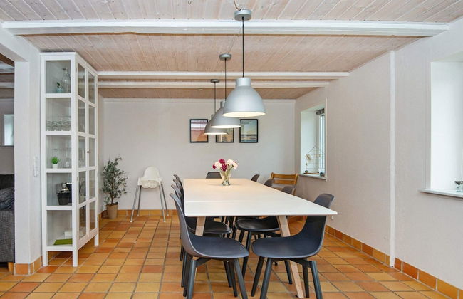 8 Person Holiday Home in Henne - Foto 23