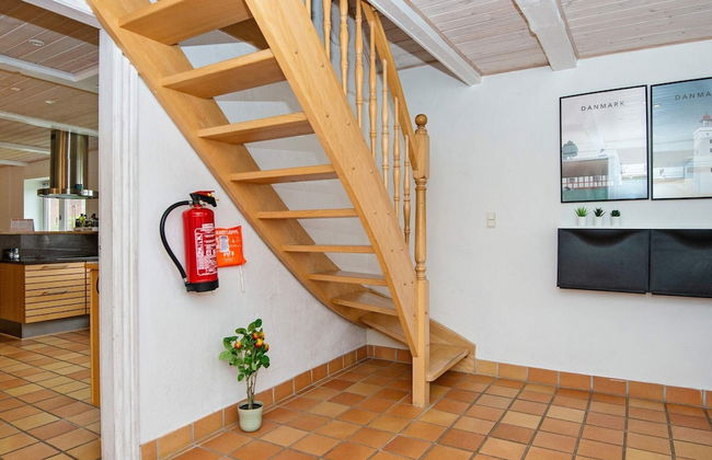 8 Person Holiday Home in Henne - Foto 26