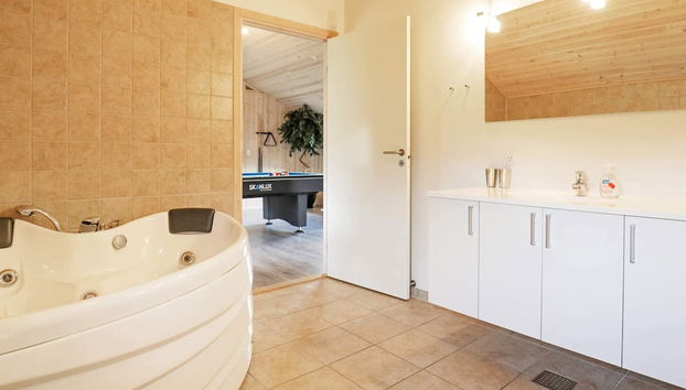 8 Person Holiday Home in Albaek - Foto 4