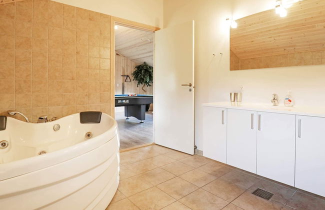 8 Person Holiday Home in Albaek - Foto 4